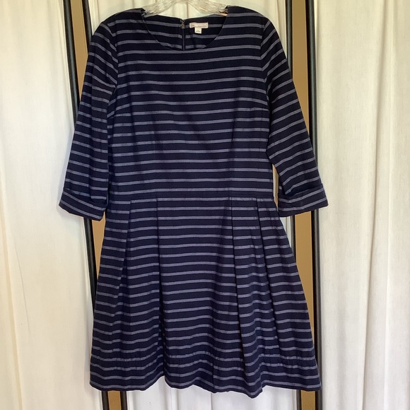 👗 2/25 Gap Navy Dress Size Small - Picture 6 of 6